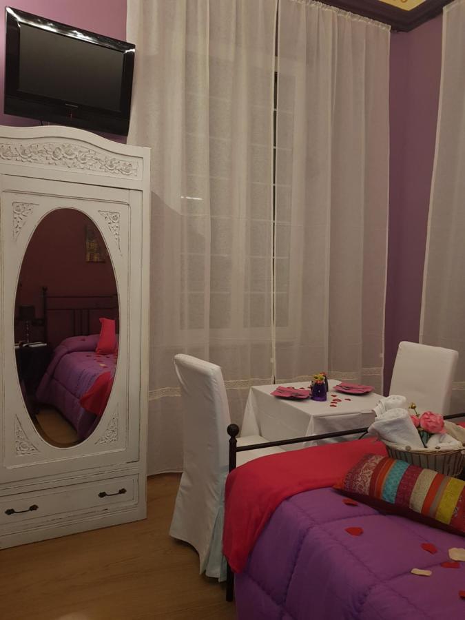 Ghiro Ghiotto Bed and Breakfast Pietra Ligure Eksteriør billede