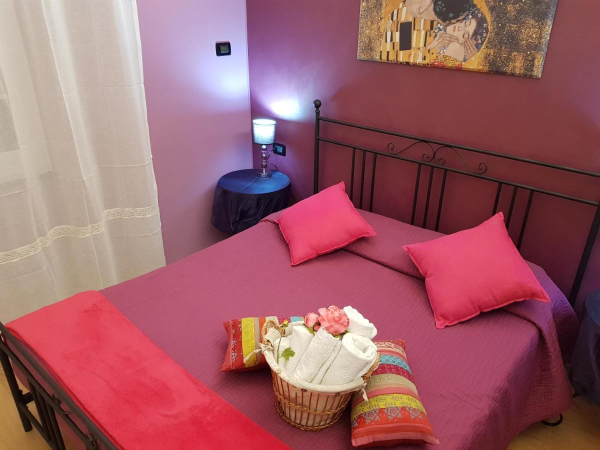 Ghiro Ghiotto Bed and Breakfast Pietra Ligure Eksteriør billede