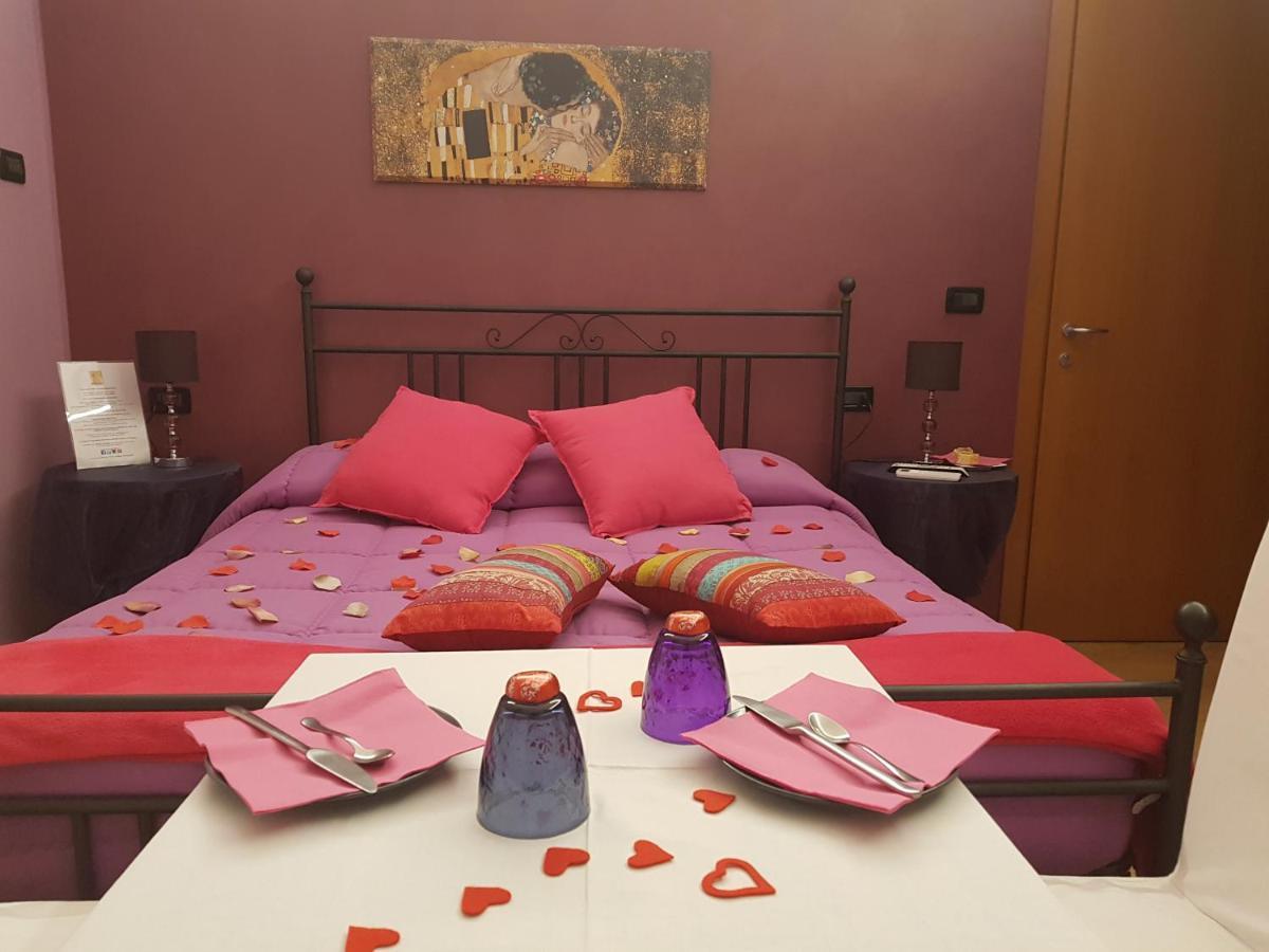 Ghiro Ghiotto Bed and Breakfast Pietra Ligure Eksteriør billede
