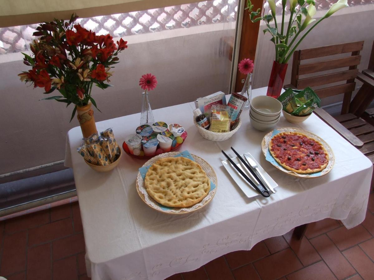 Ghiro Ghiotto Bed and Breakfast Pietra Ligure Eksteriør billede