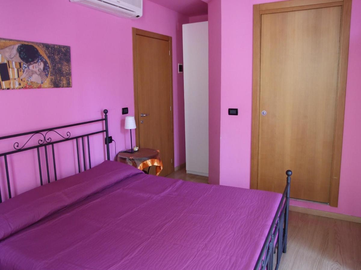 Ghiro Ghiotto Bed and Breakfast Pietra Ligure Eksteriør billede