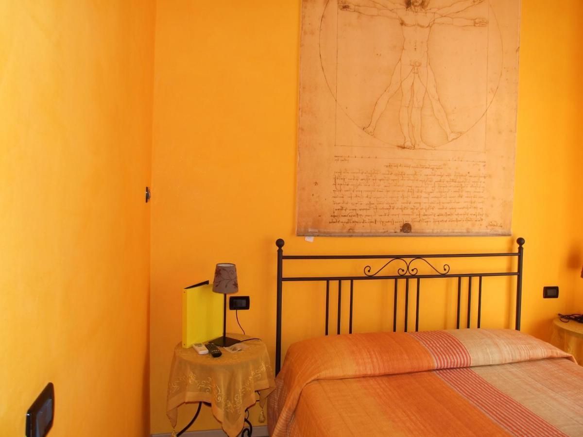 Ghiro Ghiotto Bed and Breakfast Pietra Ligure Eksteriør billede