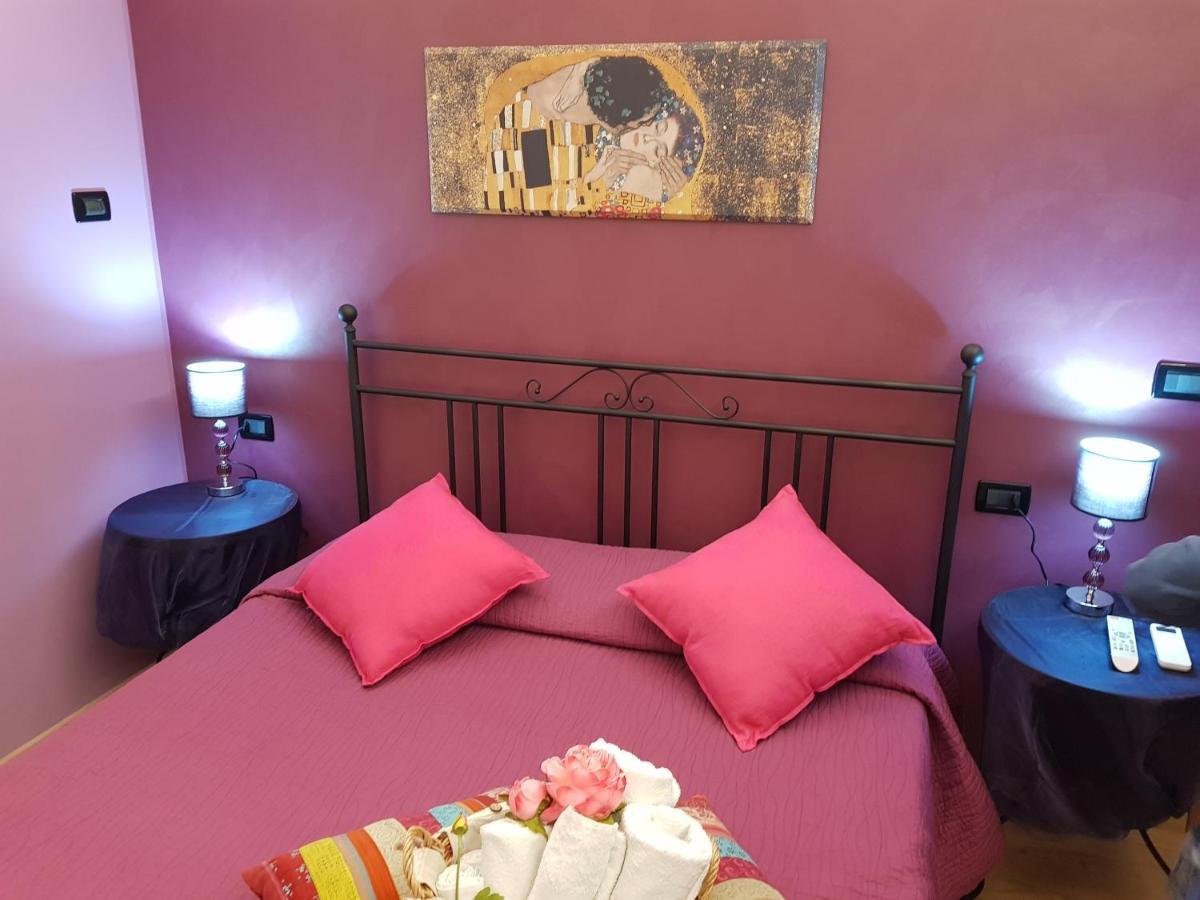 Ghiro Ghiotto Bed and Breakfast Pietra Ligure Eksteriør billede