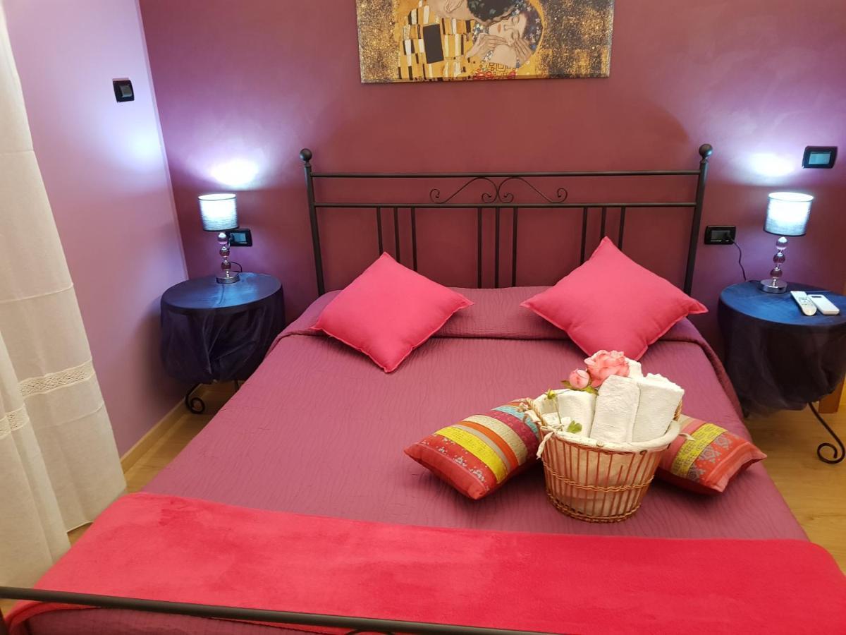 Ghiro Ghiotto Bed and Breakfast Pietra Ligure Eksteriør billede