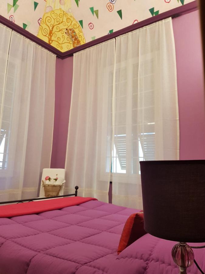 Ghiro Ghiotto Bed and Breakfast Pietra Ligure Eksteriør billede