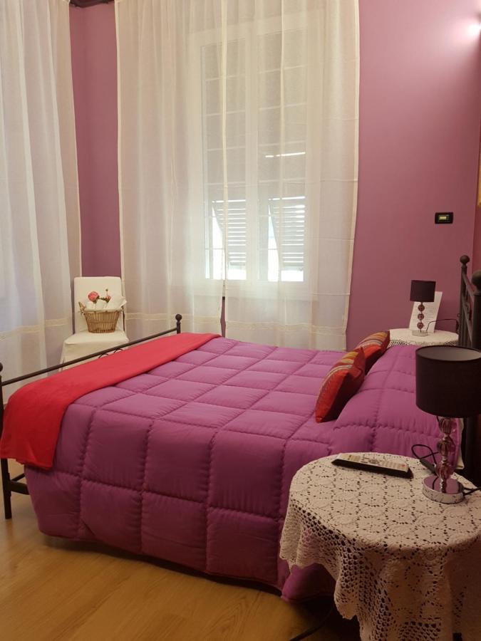 Ghiro Ghiotto Bed and Breakfast Pietra Ligure Eksteriør billede