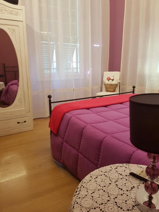 Ghiro Ghiotto Bed and Breakfast Pietra Ligure Eksteriør billede